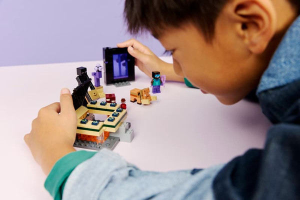 Изображение товара Конструктор Lego Minecraft Путешествие к порталам Нижнего мира и Энда 21584