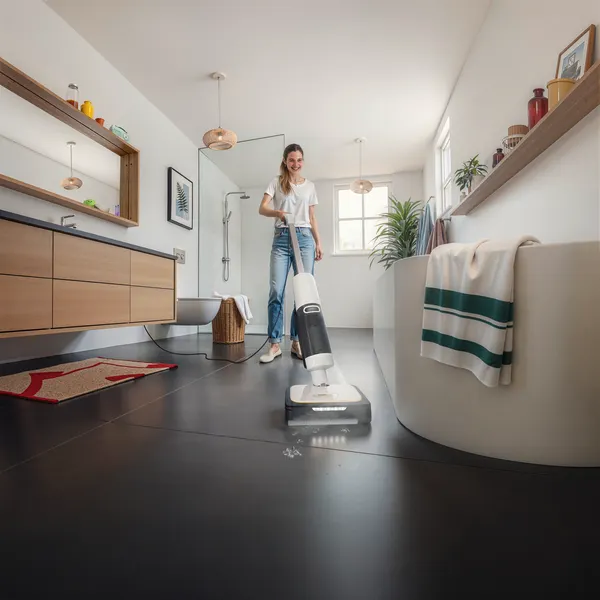 Изображение товара Вертикальный пылесос Karcher SCV 4 (1.056-530.0)