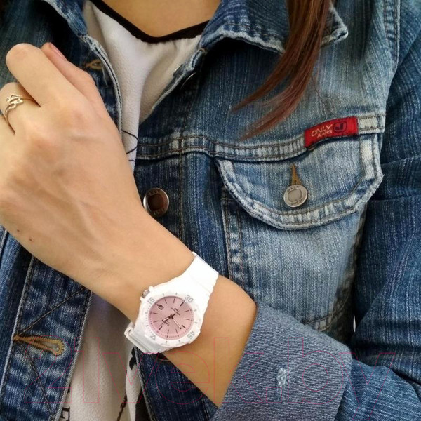 Изображение товара Часы наручные женские Casio LRW-200H-4E3VEF