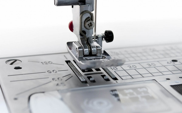 Изображение товара Швейная машина Janome Skyline S3