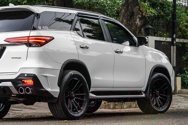 Изображение товара Летняя шина Landsail LS588 SUV 285/40R22 110V