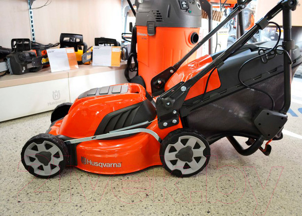 Изображение товара Газонокосилка электрическая Husqvarna LC 141C (967 09 93-01)