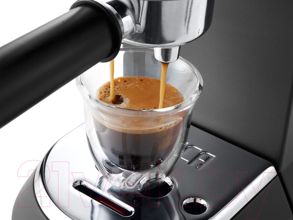 Изображение товара Кофеварка эспрессо DeLonghi Dedica EC685.BK