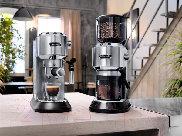 Изображение товара Кофеварка эспрессо DeLonghi Dedica EC685.M