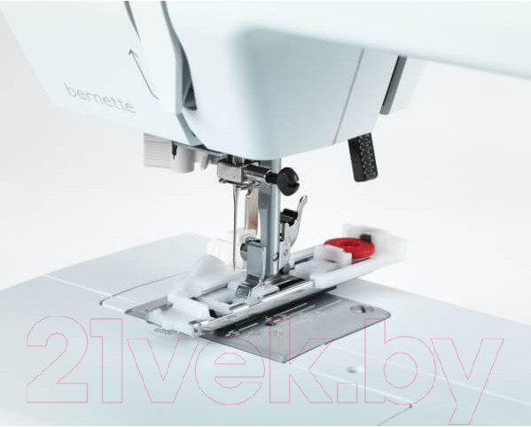 Изображение товара Швейная машина Bernina Bernette B35