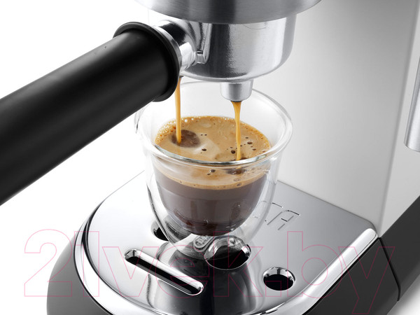 Изображение товара Кофеварка эспрессо DeLonghi Dedica EC685.W