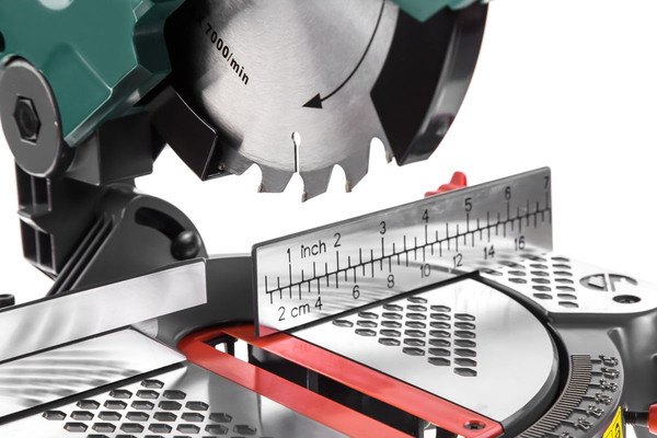 Изображение товара Торцовочная пила Hammer Hammer Flex STL1200/210C