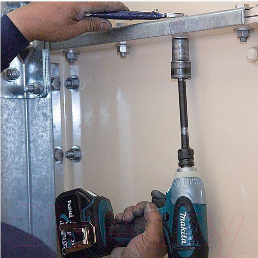 Изображение товара Профессиональный гайковерт Makita DTW251Z