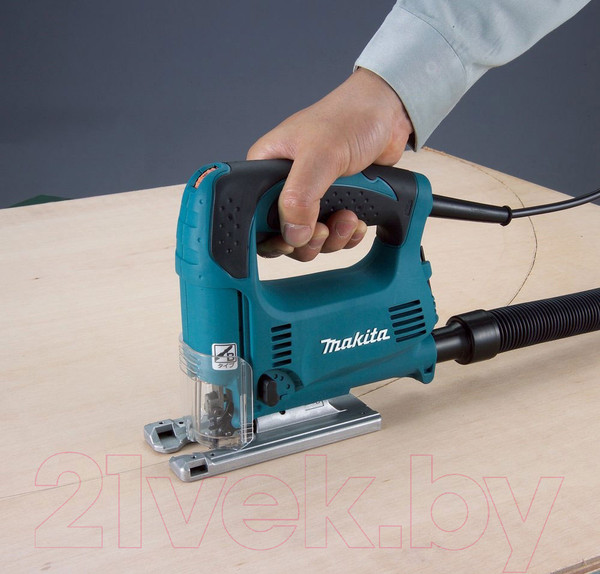 Изображение товара Профессиональный электролобзик Makita 4329K