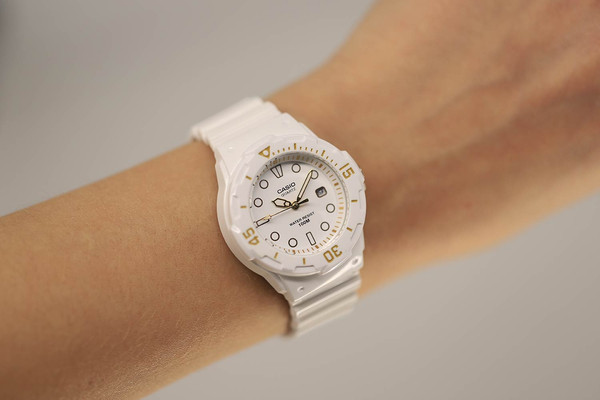 Изображение товара Часы наручные женские Casio LRW-200H-7E2VEF