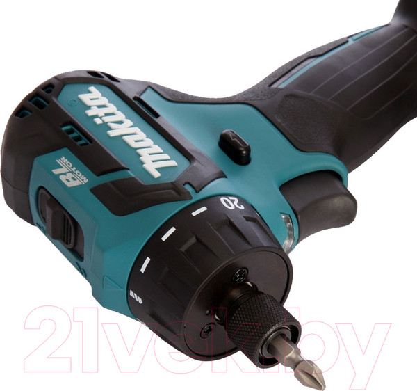 Изображение товара Профессиональный шуруповерт Makita DF032DWME