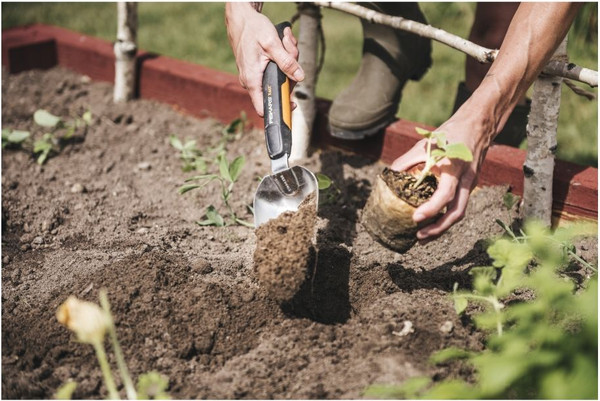 Изображение товара Совок садовый Fiskars Xact 1027043