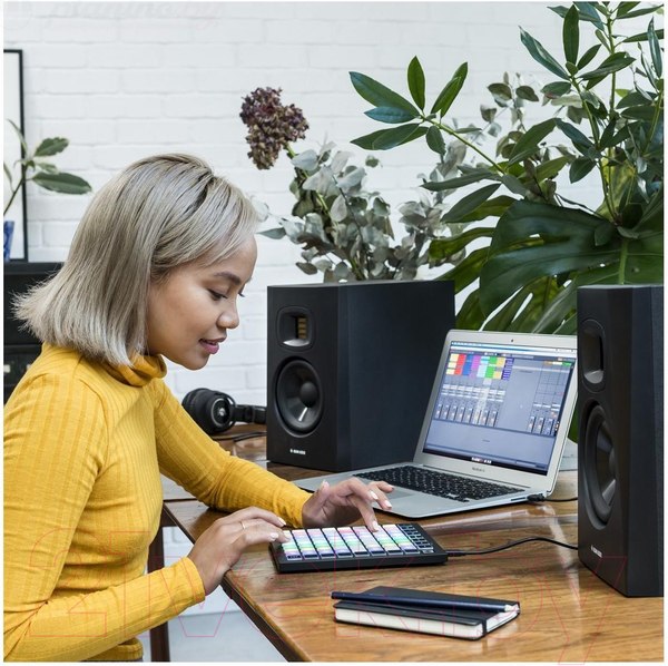 Изображение товара MIDI-контроллер Novation Launchpad Mini MK3
