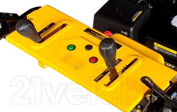 Изображение товара Снегоуборщик бензиновый Huter SGC 8100 (70/7/3)