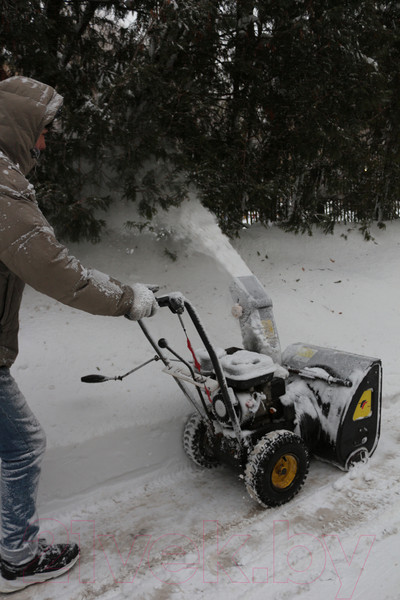 Изображение товара Снегоуборщик бензиновый Huter SGC 4100L (70/7/15)