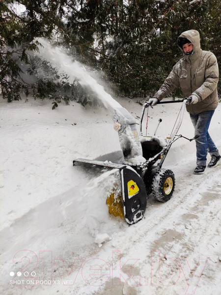 Изображение товара Снегоуборщик бензиновый Huter SGC 4000E (70/7/14)