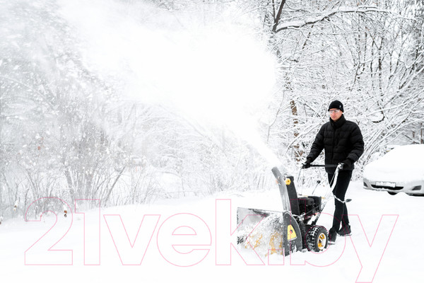 Изображение товара Снегоуборщик бензиновый Huter SGC 8000 (70/7/18)