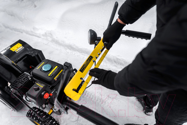 Изображение товара Снегоуборщик бензиновый Huter SGC 8000 (70/7/18)