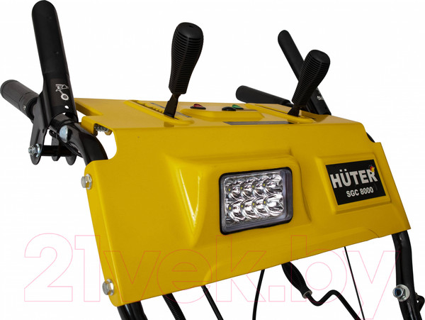 Изображение товара Снегоуборщик бензиновый Huter SGC 8000 (70/7/18)