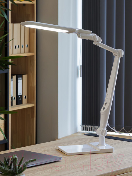 Изображение товара Настольная лампа ArtStyle TL-402W