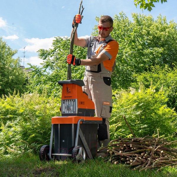 Изображение товара Садовый измельчитель электрический Daewoo Power DSR 3000E