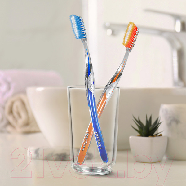 Изображение товара Зубная щетка Colgate Шелковые нити ультра
