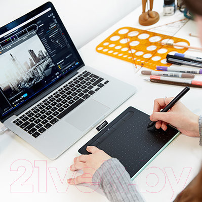 Изображение товара Графический планшет Wacom Intuos S Bluetooth Pistachio / CTL-4100WLE-N