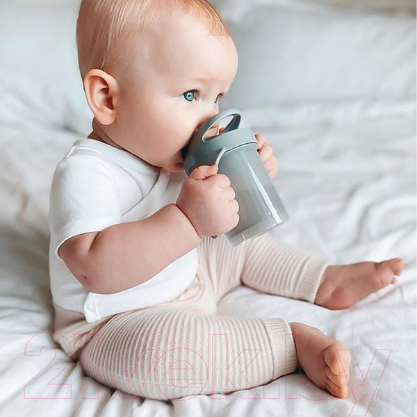 Изображение товара Поильник Twistshake Mini Cup / 78272 (230мл, пастельный серый)