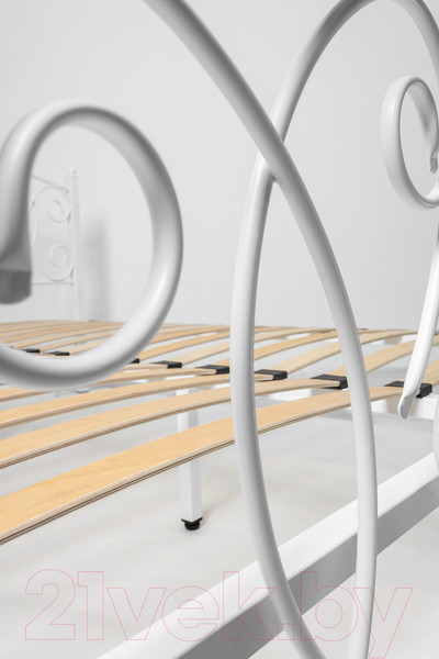 Изображение товара Полуторная кровать Князев Мебель Виктория ВЯ.140.190.Б (белый муар)