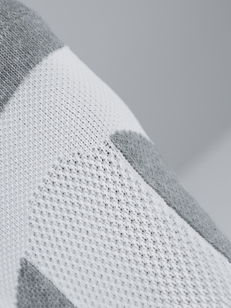 Изображение товара Гетры футбольные Kelme Elastic Mid-Calf Football Sock / K15Z908-103 (L, белый)