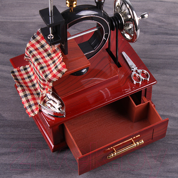 Изображение товара Музыкальная шкатулка Darvish Сувенир Швейная машинка / DV-H-1047
