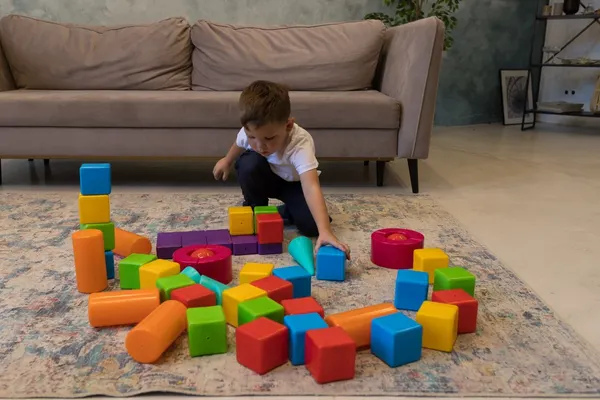 Изображение товара Конструктор Юг-пласт Строитель 5001 (14 деталей)