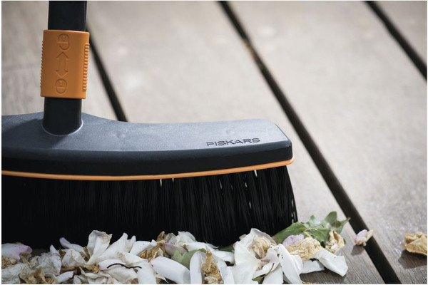 Изображение товара Метла универсальная Fiskars QuikFit 135533 (1001416)