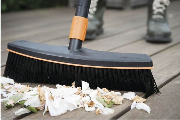 Изображение товара Метла универсальная Fiskars QuikFit 135533 (1001416)