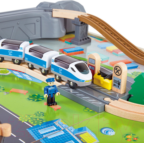 Изображение товара Развивающий игровой стол Hape Сортировочный центр / E3766-HP