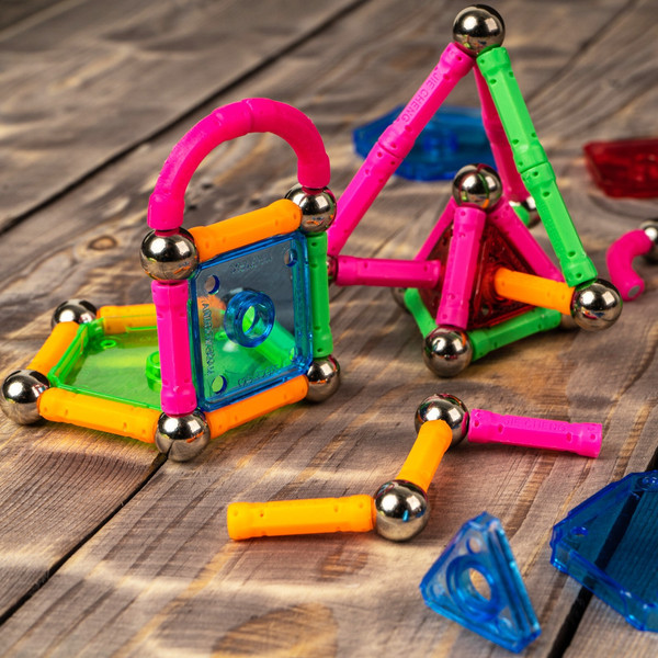 Изображение товара Конструктор магнитный Unicon Magnet Необычные фигуры (108 деталей) / 1387364