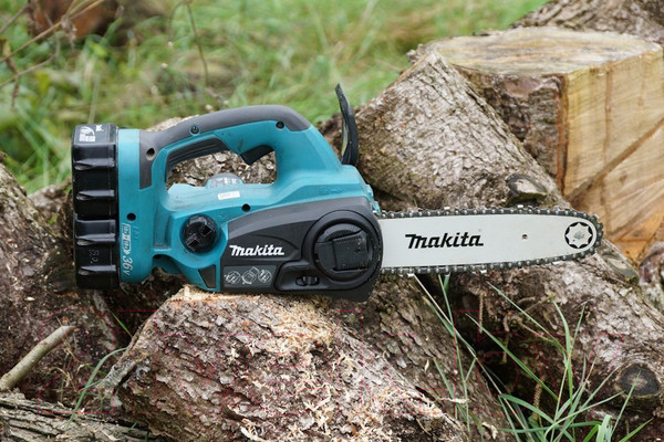 Изображение товара Пила цепная аккумуляторная Makita DUC302RF2