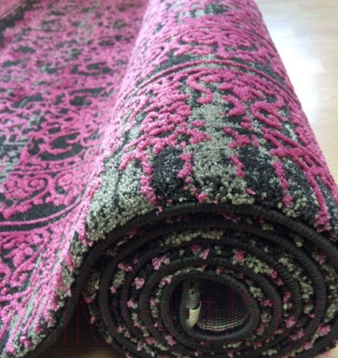 Изображение товара Ковер Flora Leo (200x290, черный/лиловый)