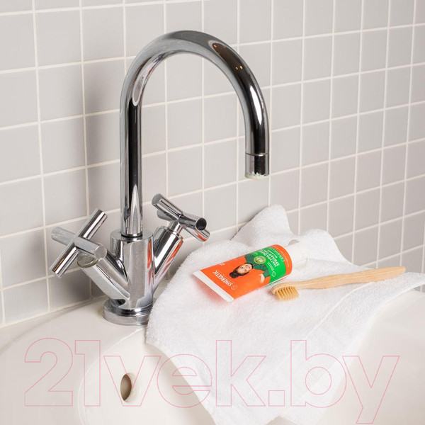 Изображение товара Зубная паста Synergetic Клубничка и банан от 3 до 6 лет красная (50г)