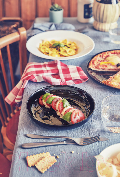 Изображение товара Тарелка столовая глубокая Luminarc Friends Time P6365 (черный)