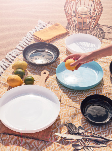 Изображение товара Тарелка столовая глубокая Luminarc Friends Time P6365 (черный)