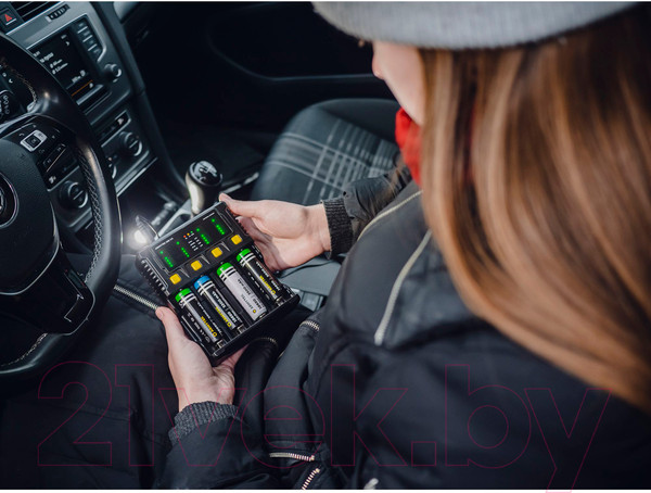 Изображение товара Зарядное устройство для аккумуляторов Armytek Uni C4 Plug Type C (A04501C)