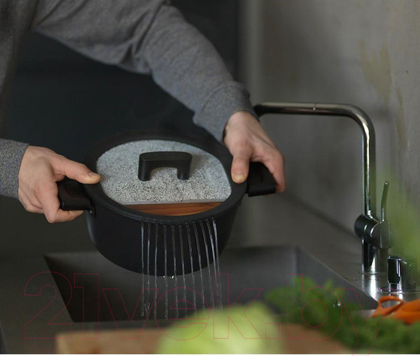 Изображение товара Кастрюля Fiskars Hard Face 1052227