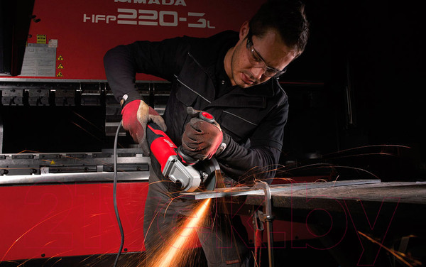 Изображение товара Угловая шлифовальная машина Milwaukee AGV 15-125 XC / 4933428120