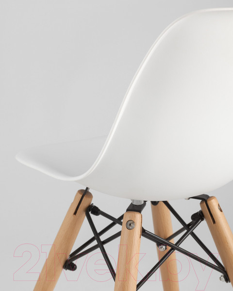 Изображение товара Стул детский Stool Group Eames Small / 8056S (белый/деревянные ножки)