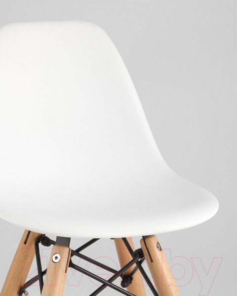 Изображение товара Стул детский Stool Group Eames Small / 8056S (белый/деревянные ножки)