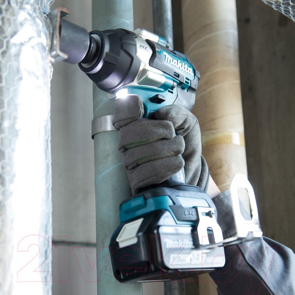 Изображение товара Профессиональный гайковерт Makita DTW700Z