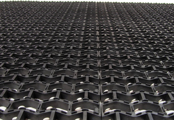 Изображение товара Коврик грязезащитный Пластизделие Пила мини 82х58 (черный)