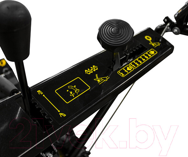 Изображение товара Снегоуборщик бензиновый Champion ST655