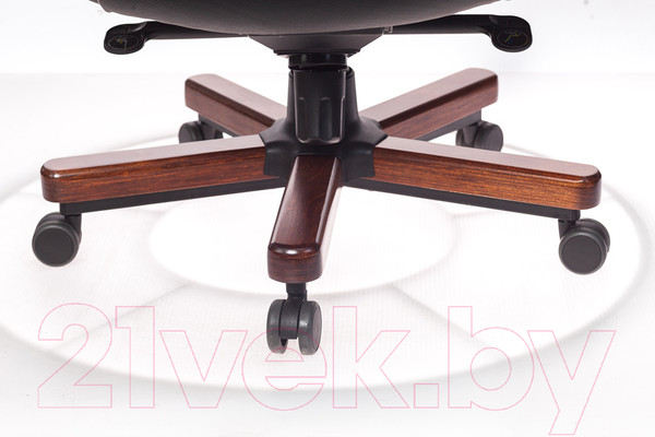 Изображение товара Кресло офисное Бюрократ T-9923 Walnut (кожа черная/крестовина металл/дерево)